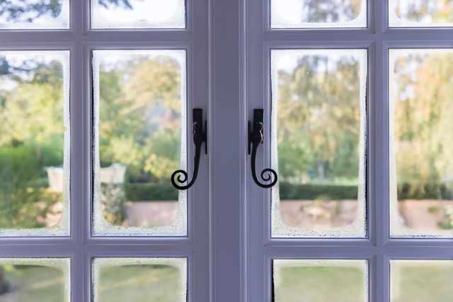 Monkey tail handles