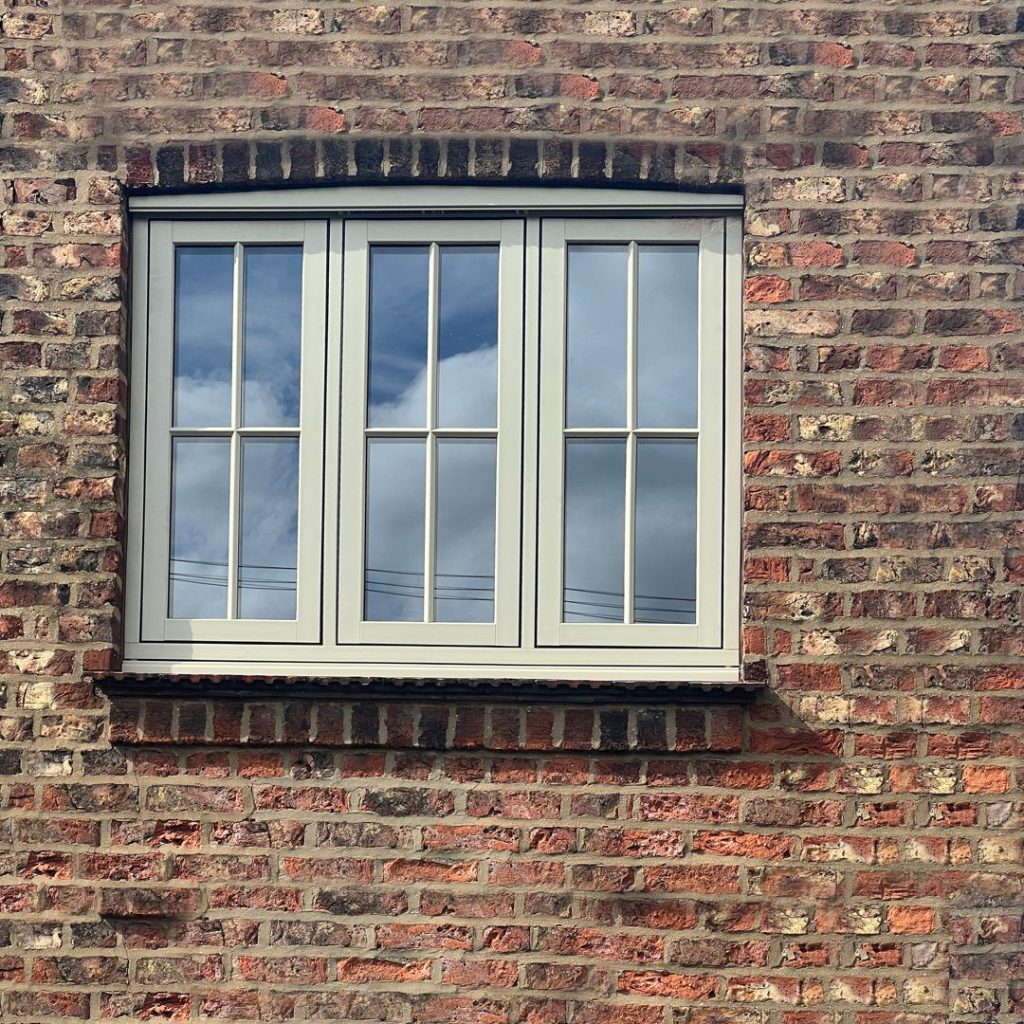 Flush casement windows
